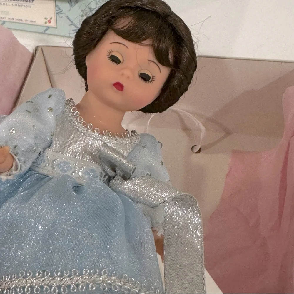 Madame Alexander 8-inch Clara 25330 Original Box and Hang Tag